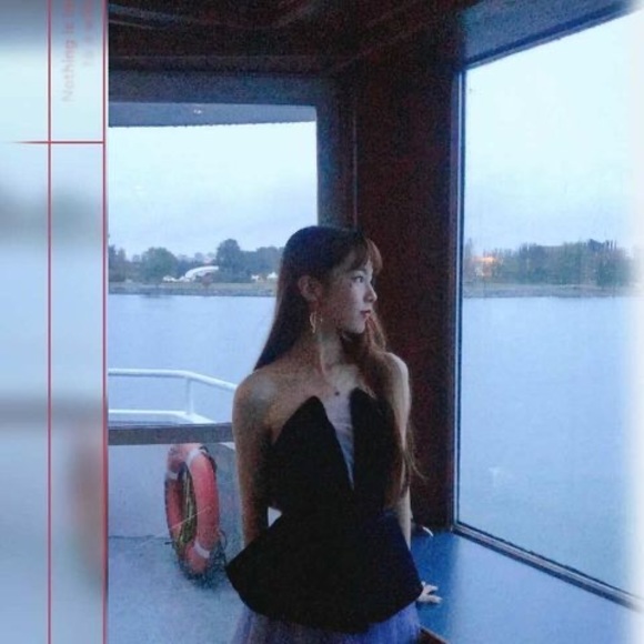 Meet your Posher, Chloe - Picture 1 of 1